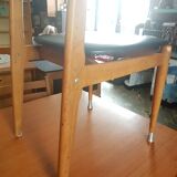 6 vintage leatherette chairs and wood
