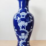 Chinese vase decorating plum blossoms