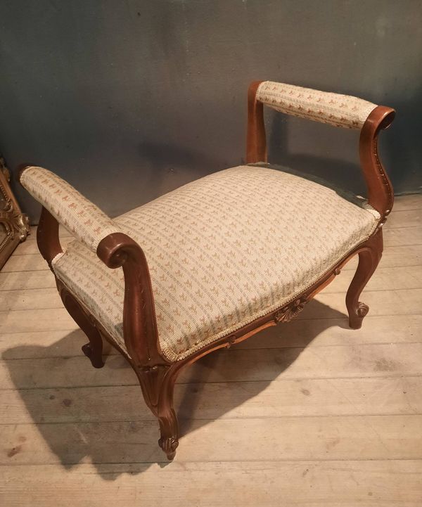 Petite banquette de style Louis XV