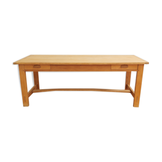 Farm table