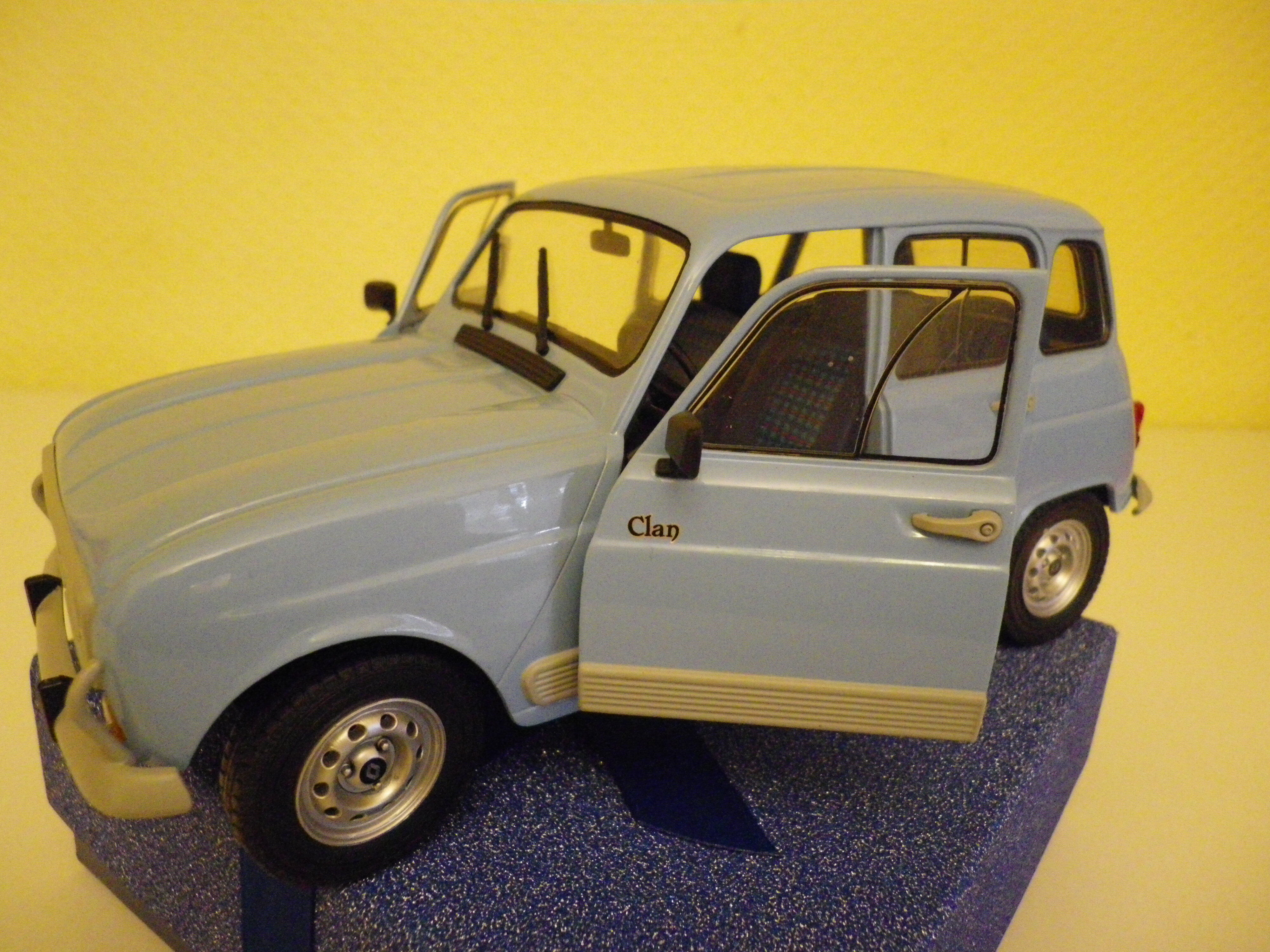 Renault 4 GTL Clan Collection - Solido - 1/18 - in its original box
