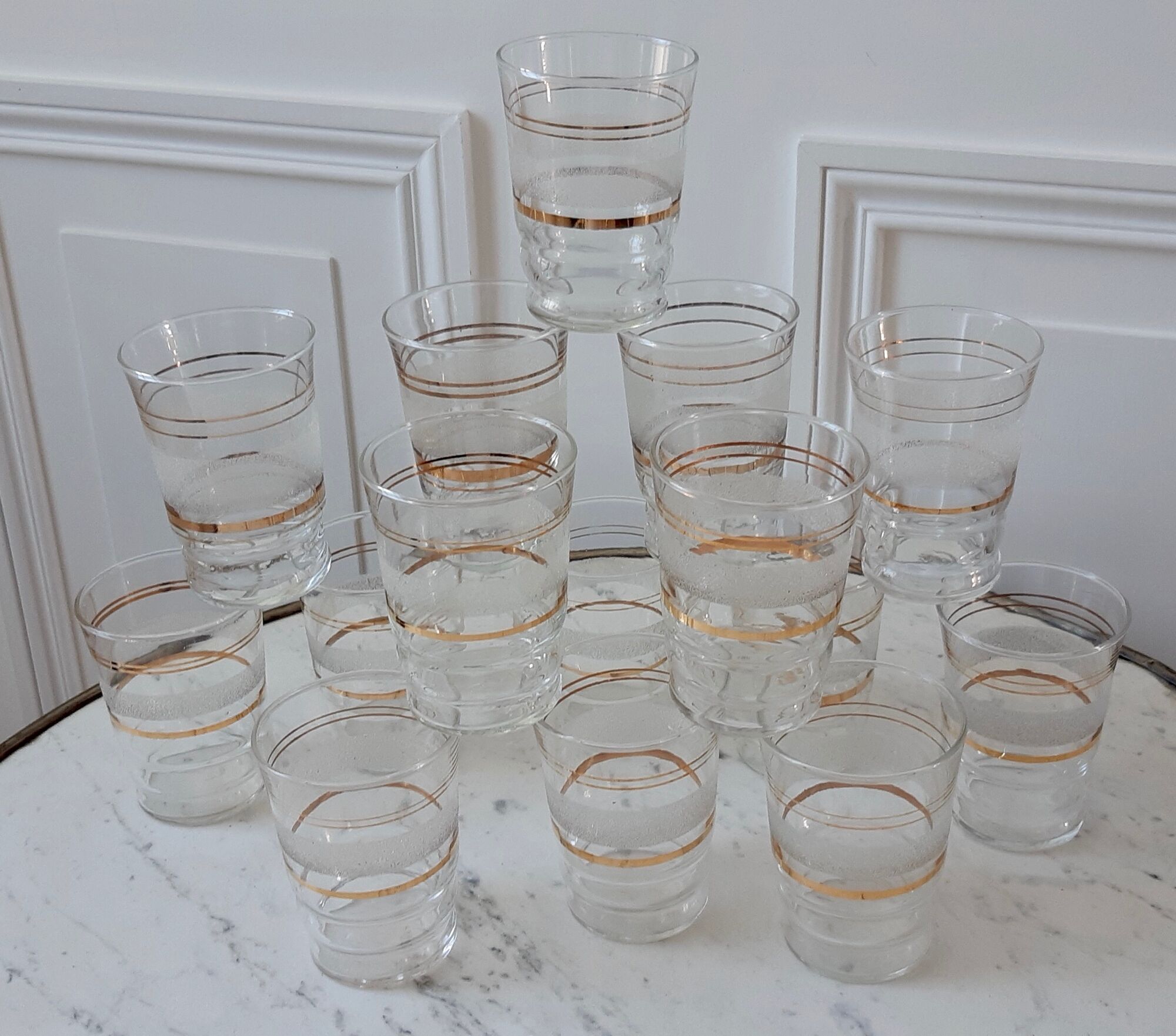 Set of 15 water glasses / granite cups with vintage border 50s