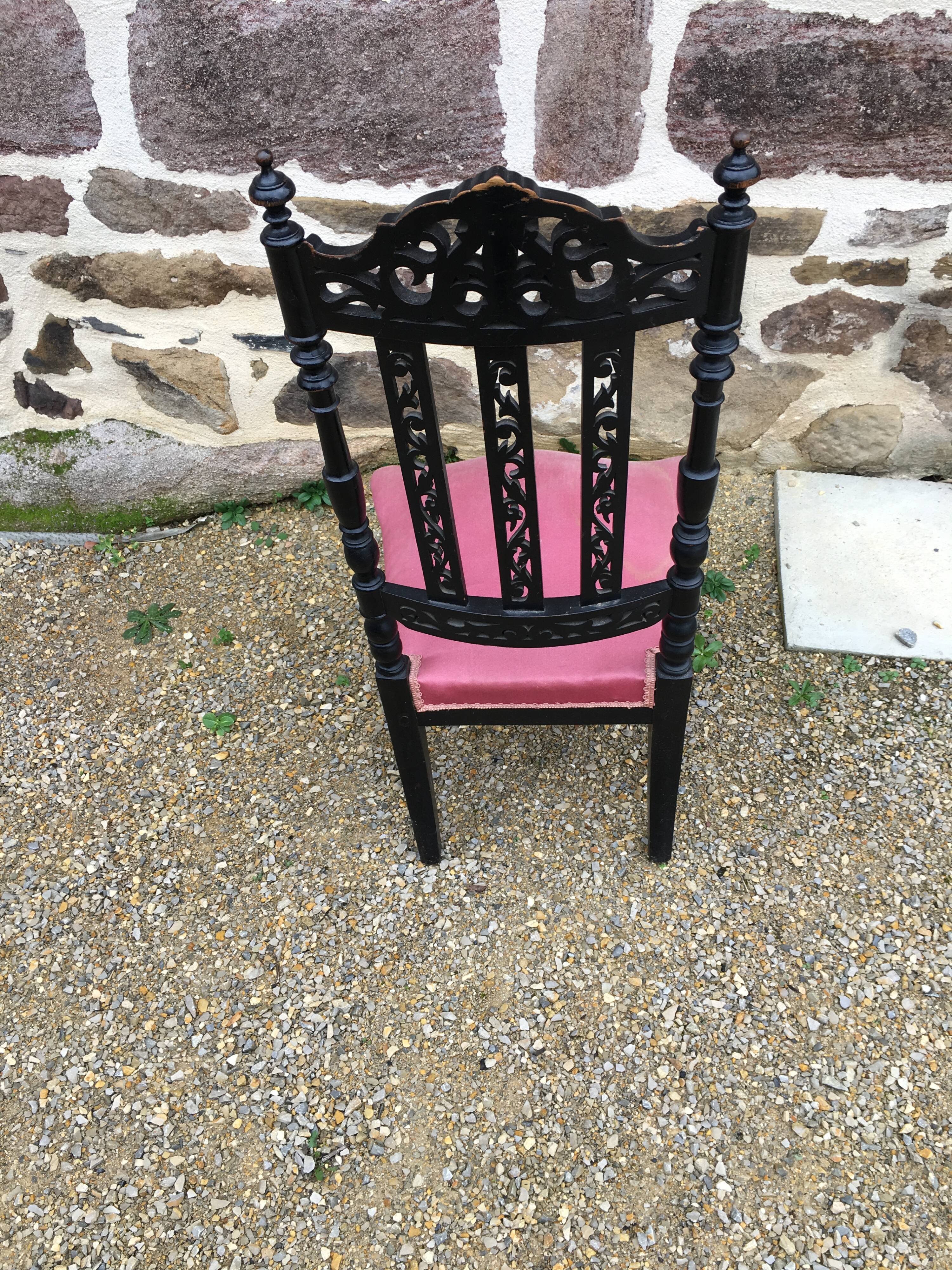 Colonial chair