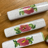 Ceramic knife holder with flower decor