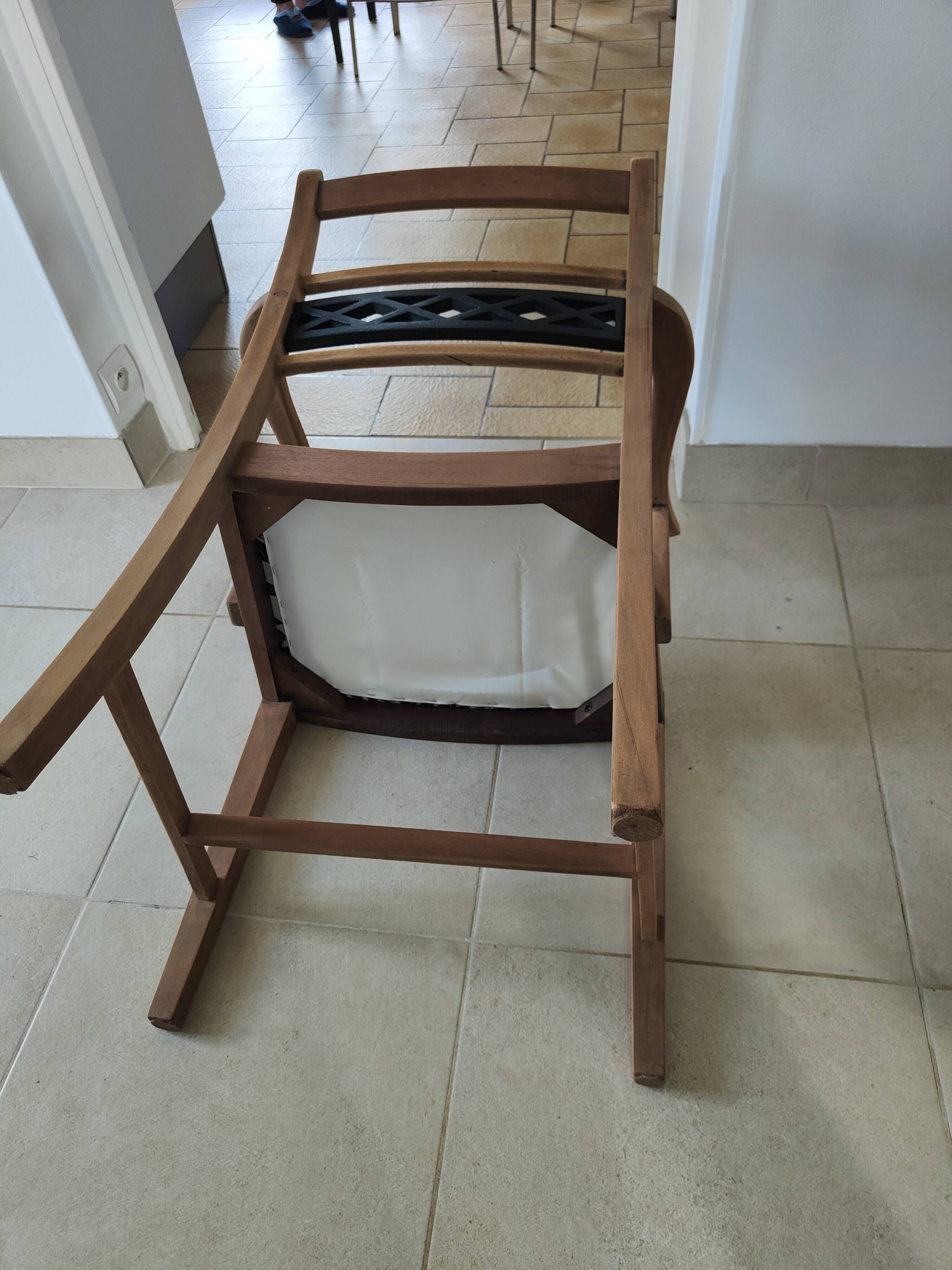 Vintage wooden armchair – Jungle chic fabric seat