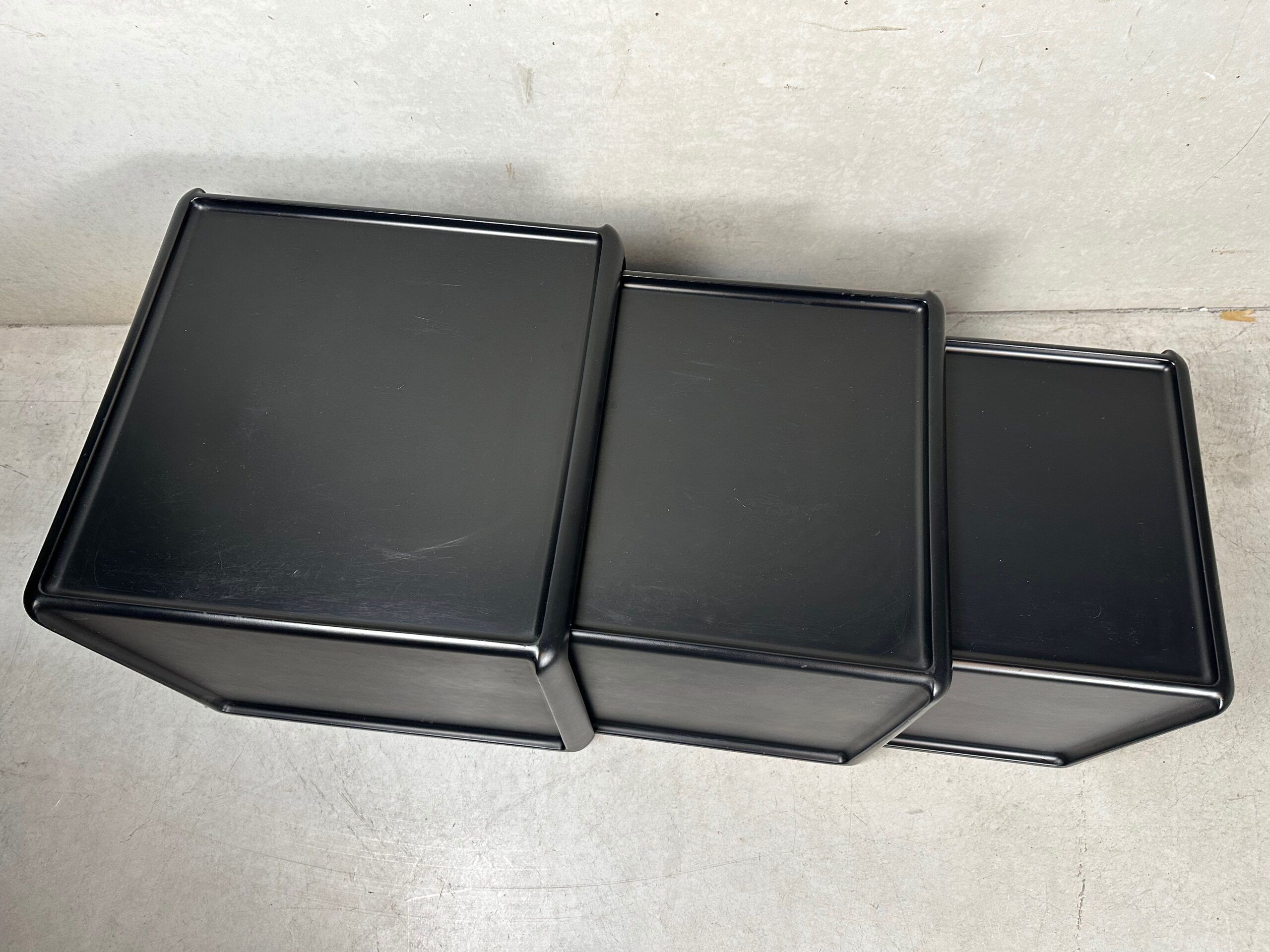 Vintage nesting tables – Peter Ghyczy