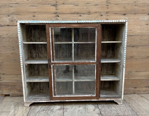 Vitrine en teck birman avec portes coulissantes
