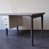 Industrial 7900 series 'Economy' desk by André Cordemeyer for Gispen, 1960's