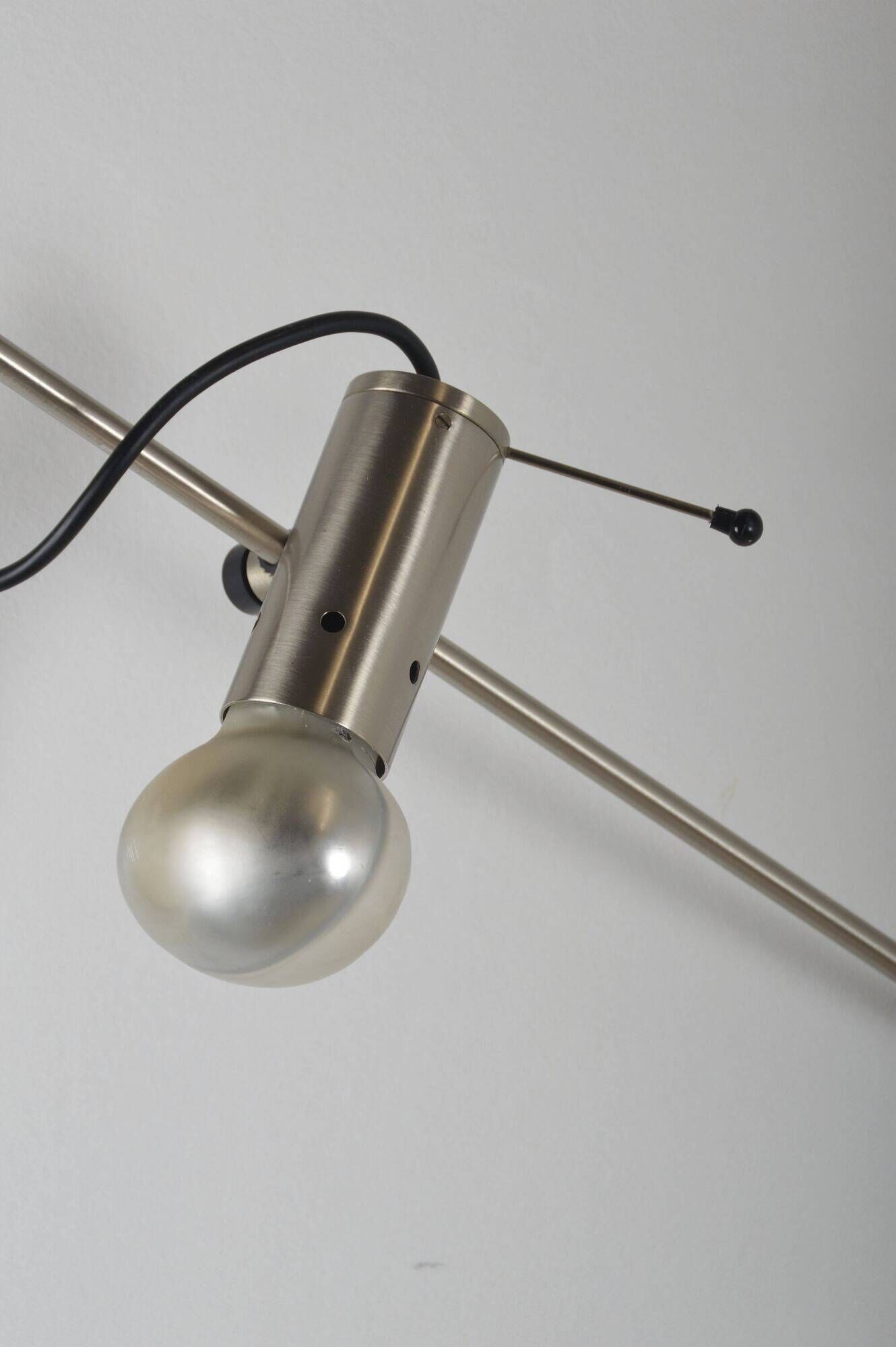 Applique minimaliste '194' de Tito Agnoli pour Oluce, années 1950