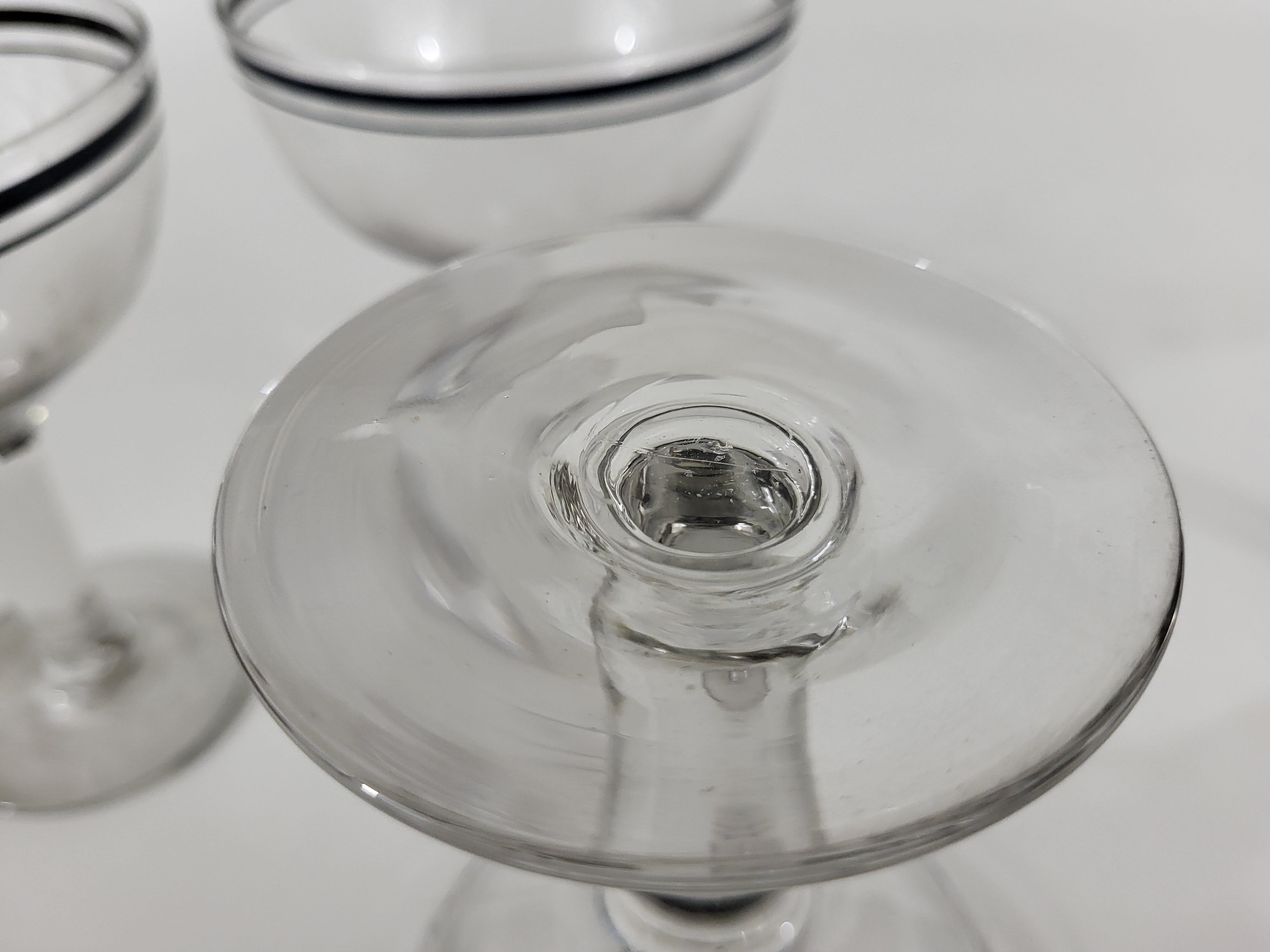Set of 4 cocktail glasses 20s-30s