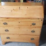Antique chest of drawers