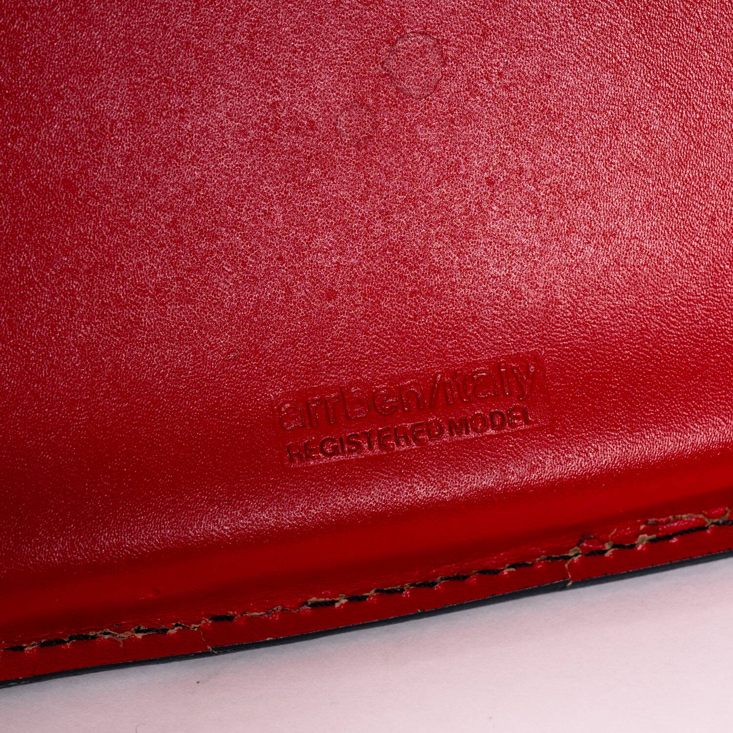 Fauteuils papillon en cuir Arrben, années 1980