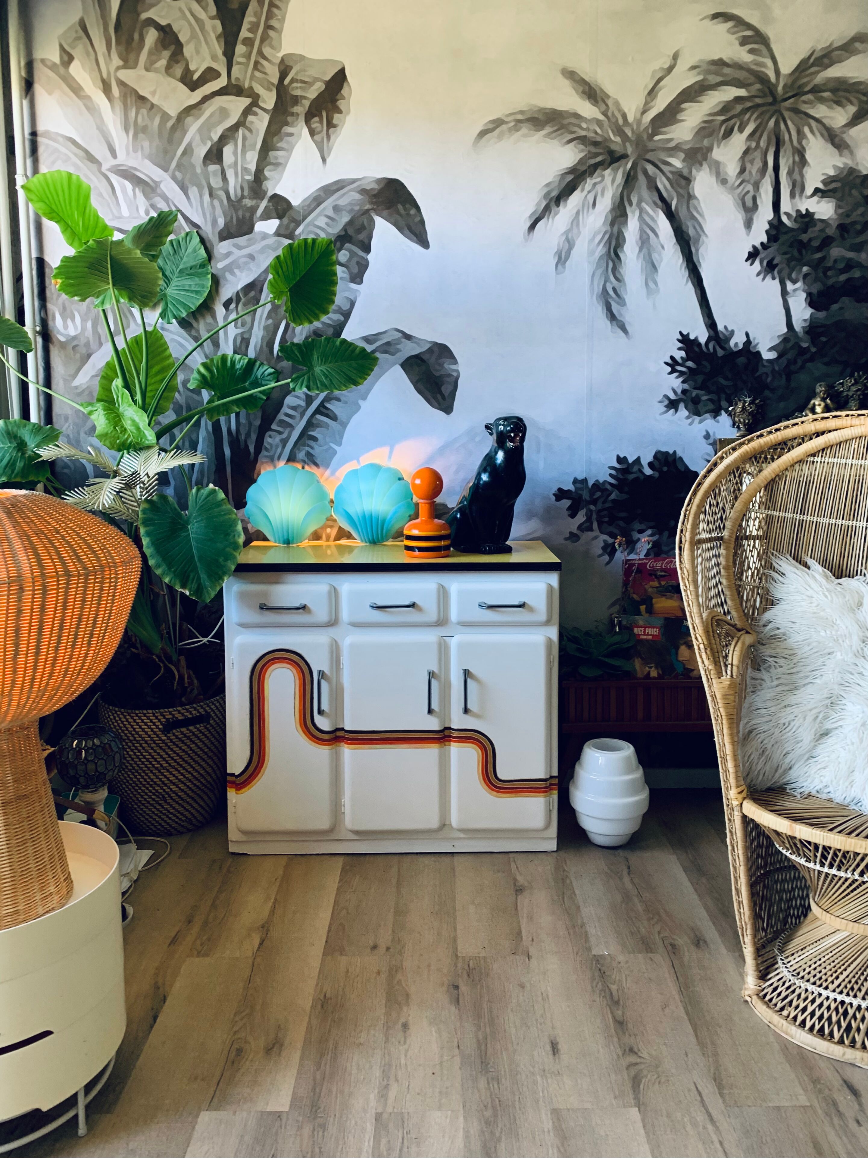 Buffet Mado vintage bottom rainbow