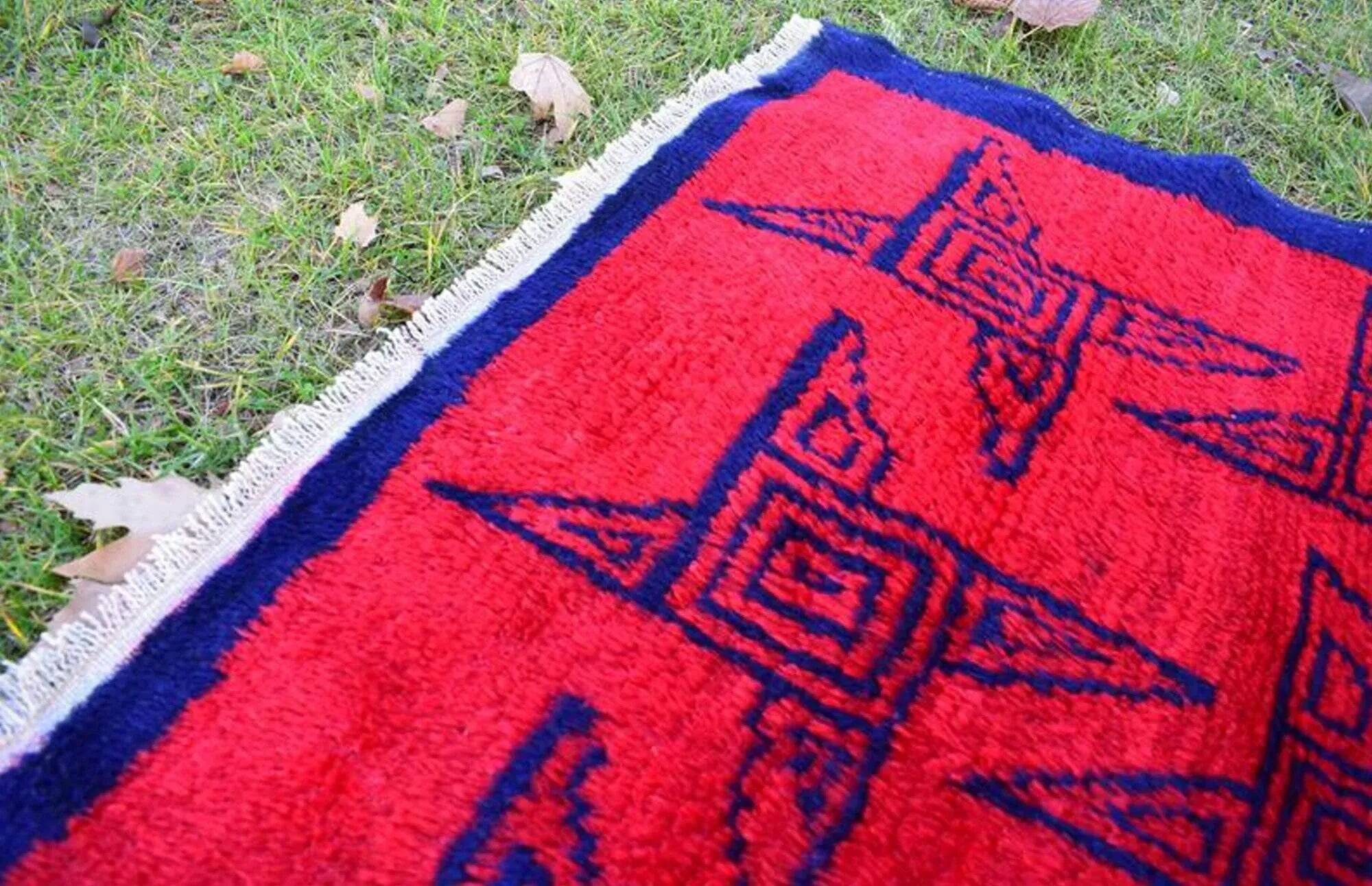 Vintage Turkish handmade rug 114x182 cm