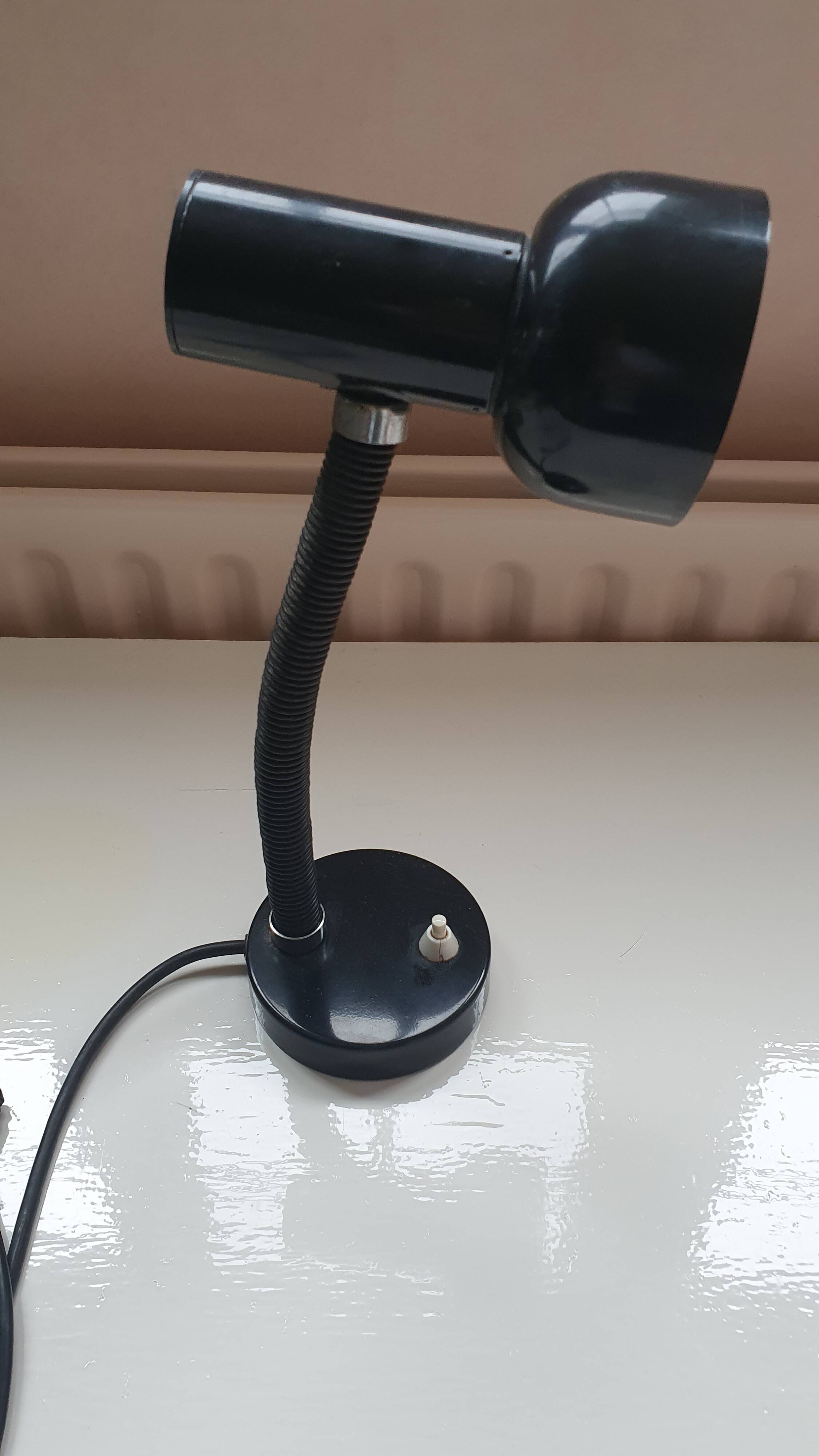 Desk lamp