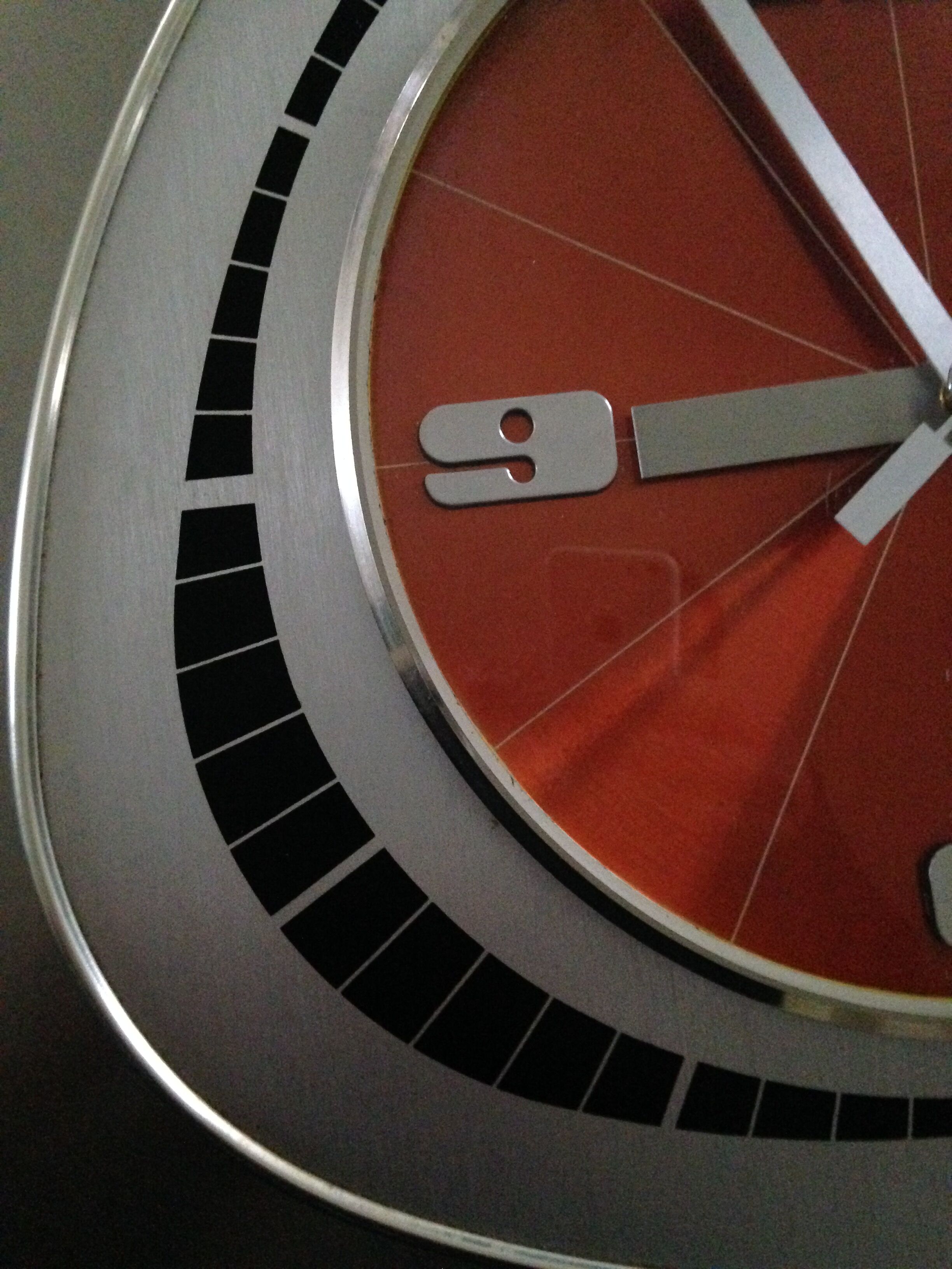 Pendule vintage par Jaz electronic des années 70
