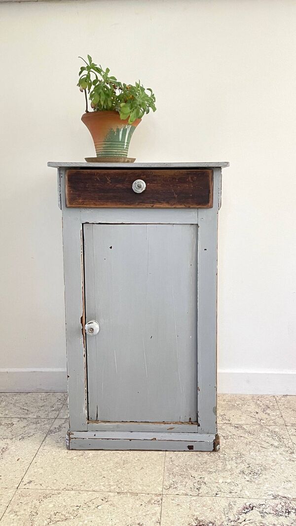 Meuble chevet ancien en bois gris patiné