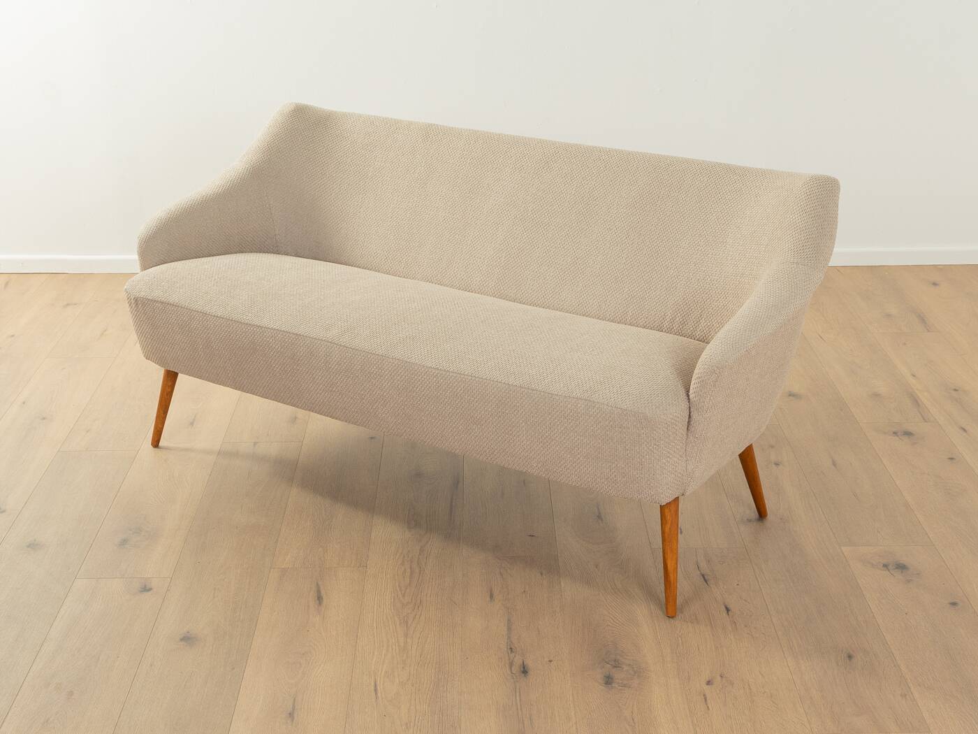 Charming cocktail sofa