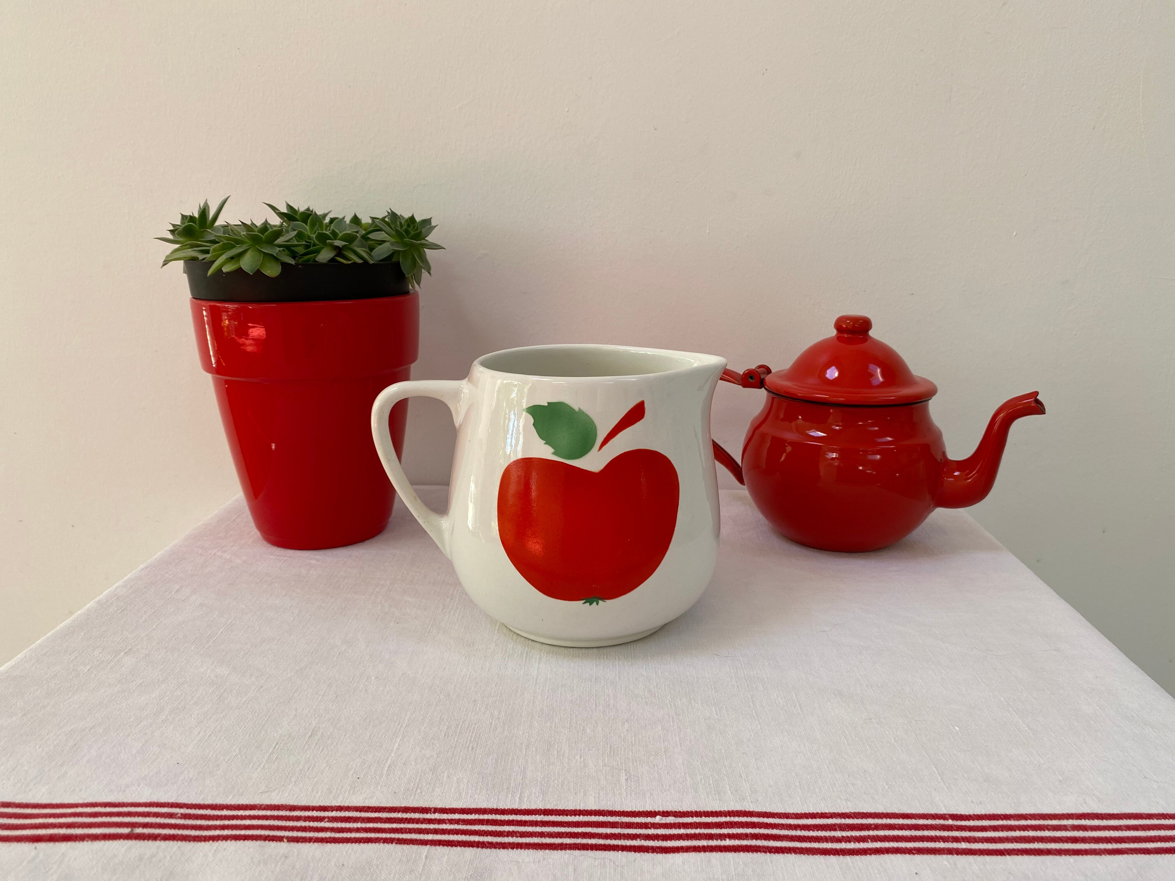 Vintage porcelain apple pitcher 1L