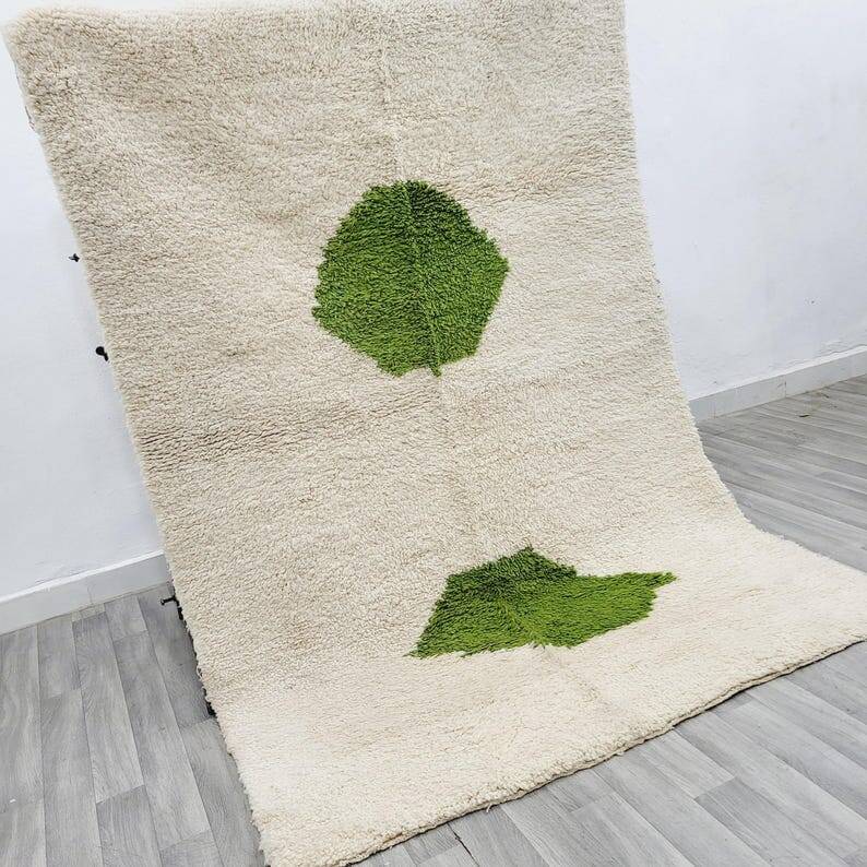 Handmade pure wool Moroccan rug in green and white, 1.5/2.5 m.