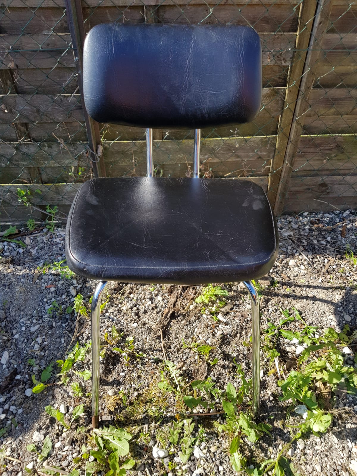 Chromé metal chair - seated - black skaï file vintage 70s