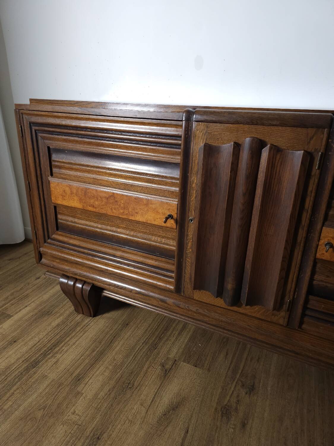 Enfilade Art-Déco en chêne et loupe d'orme