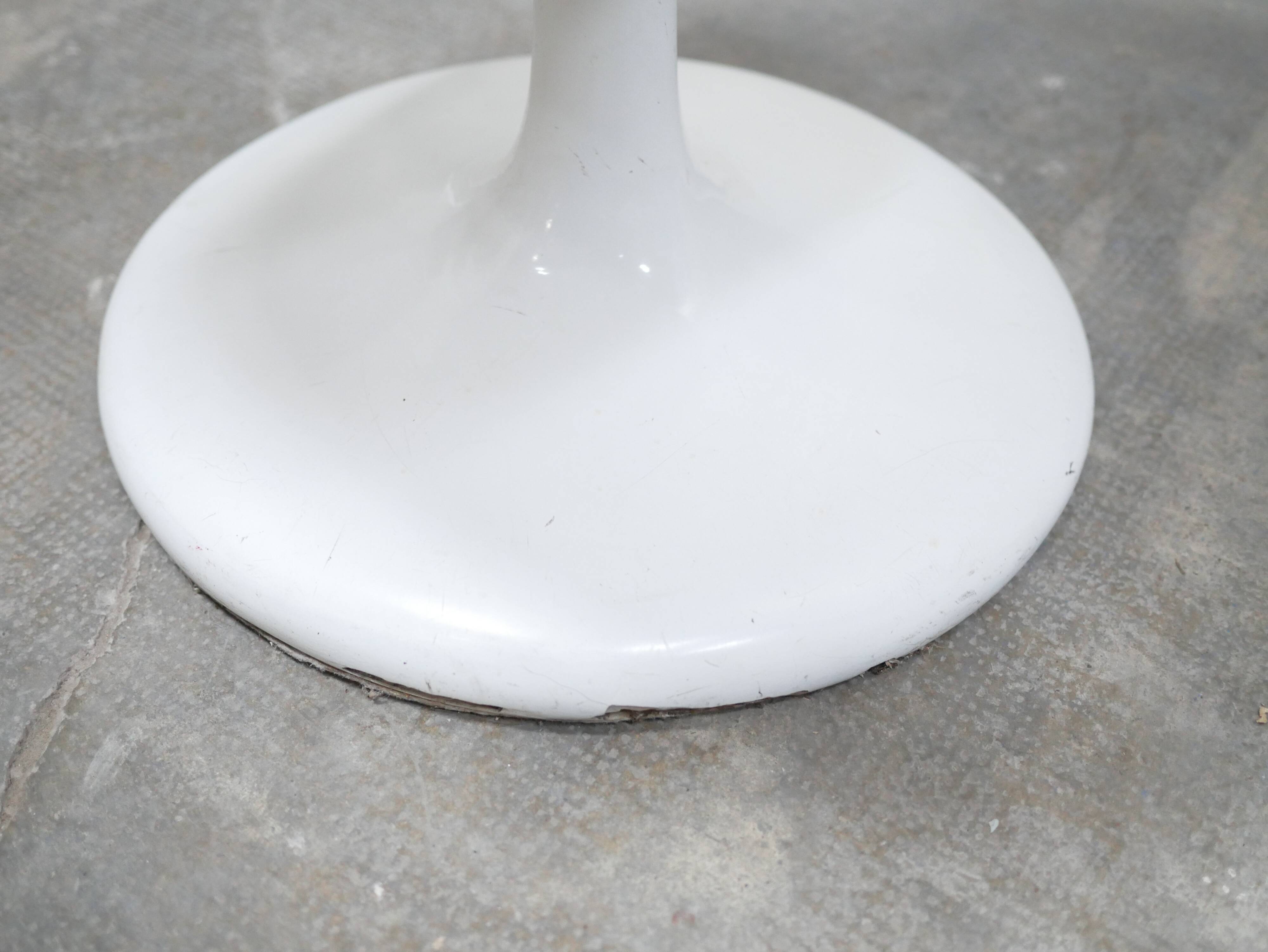 Vintage swivel tulip chair