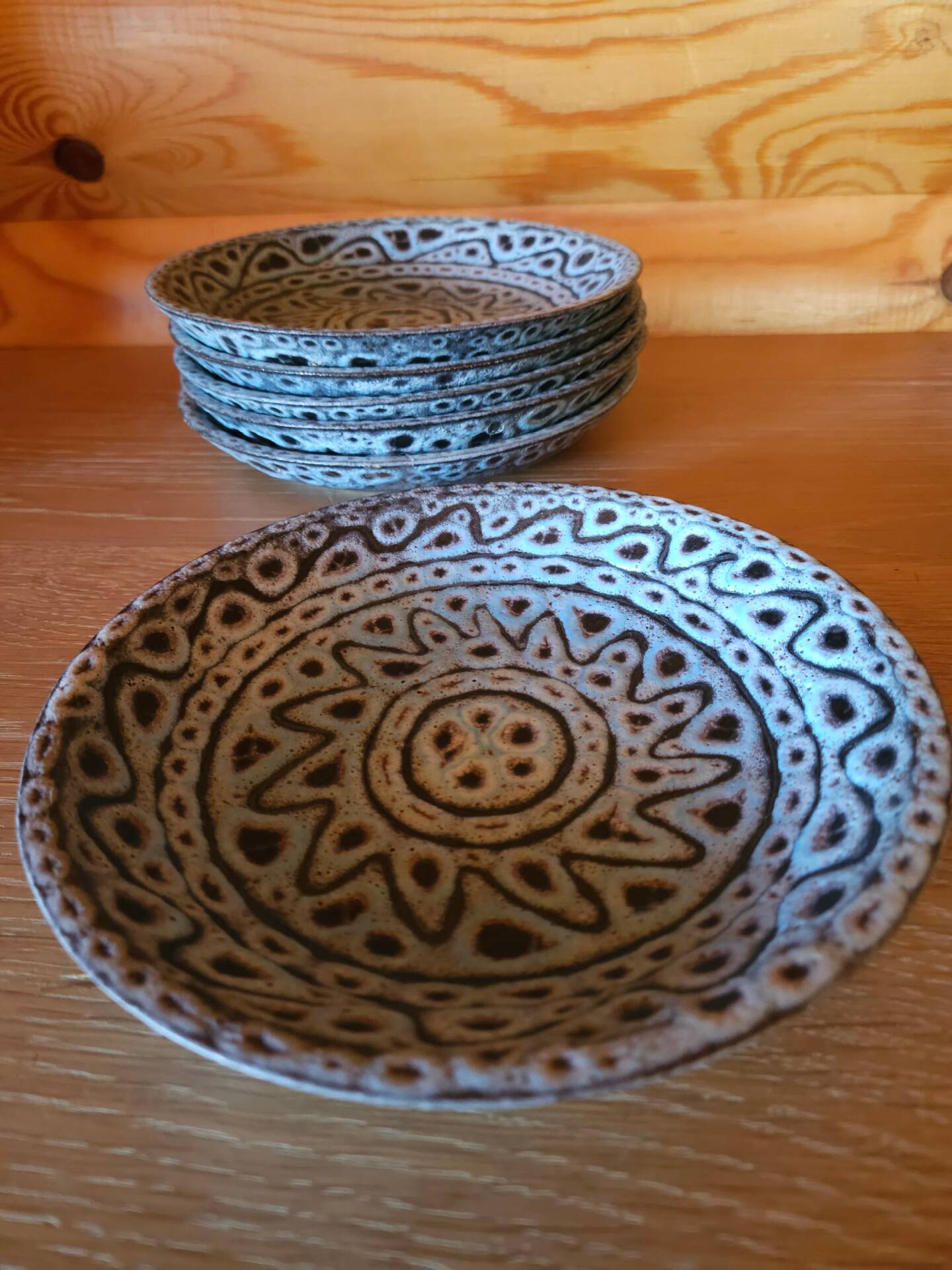 6 ceramic plates