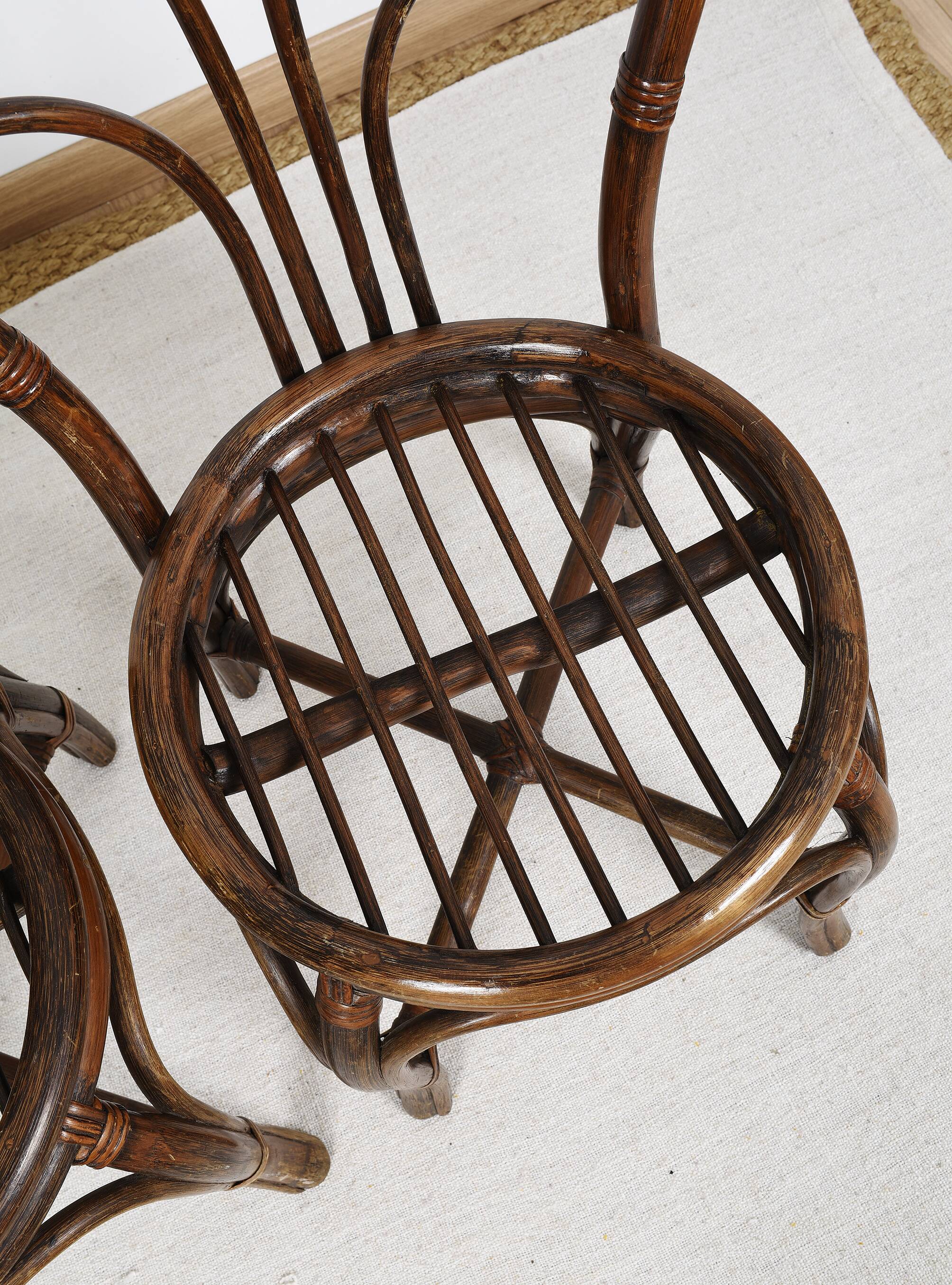 Set of 4 turned wicker chairs, vintage.