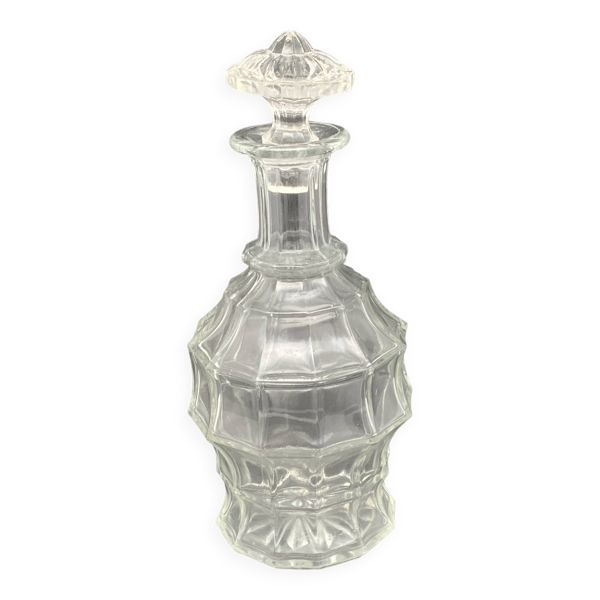 Carafe en verre à facettes