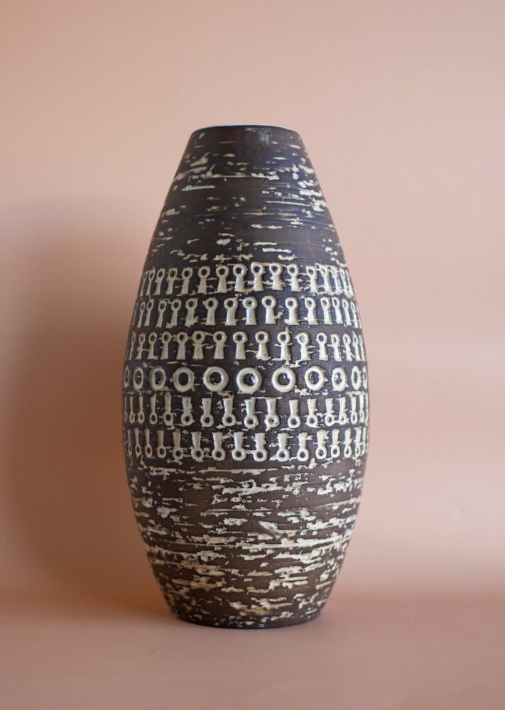 Brutalist Scandinavian modernist ceramic vase by Mari Simmulson for Upsala Ekeby, Sweden, 1970s.