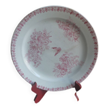 Plat rond en terre de fer rose, Faïencerie d'Onnaing