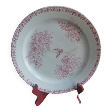 Plat rond en terre de fer rose, Faïencerie d'Onnaing