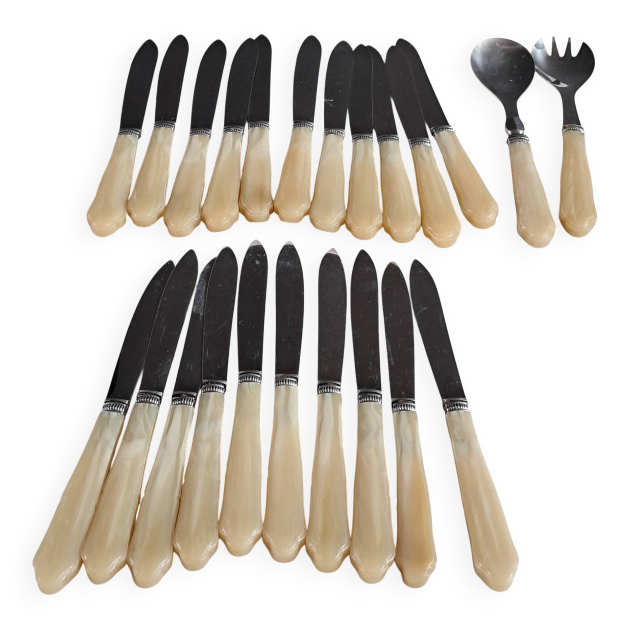 Knives and salad cutlery