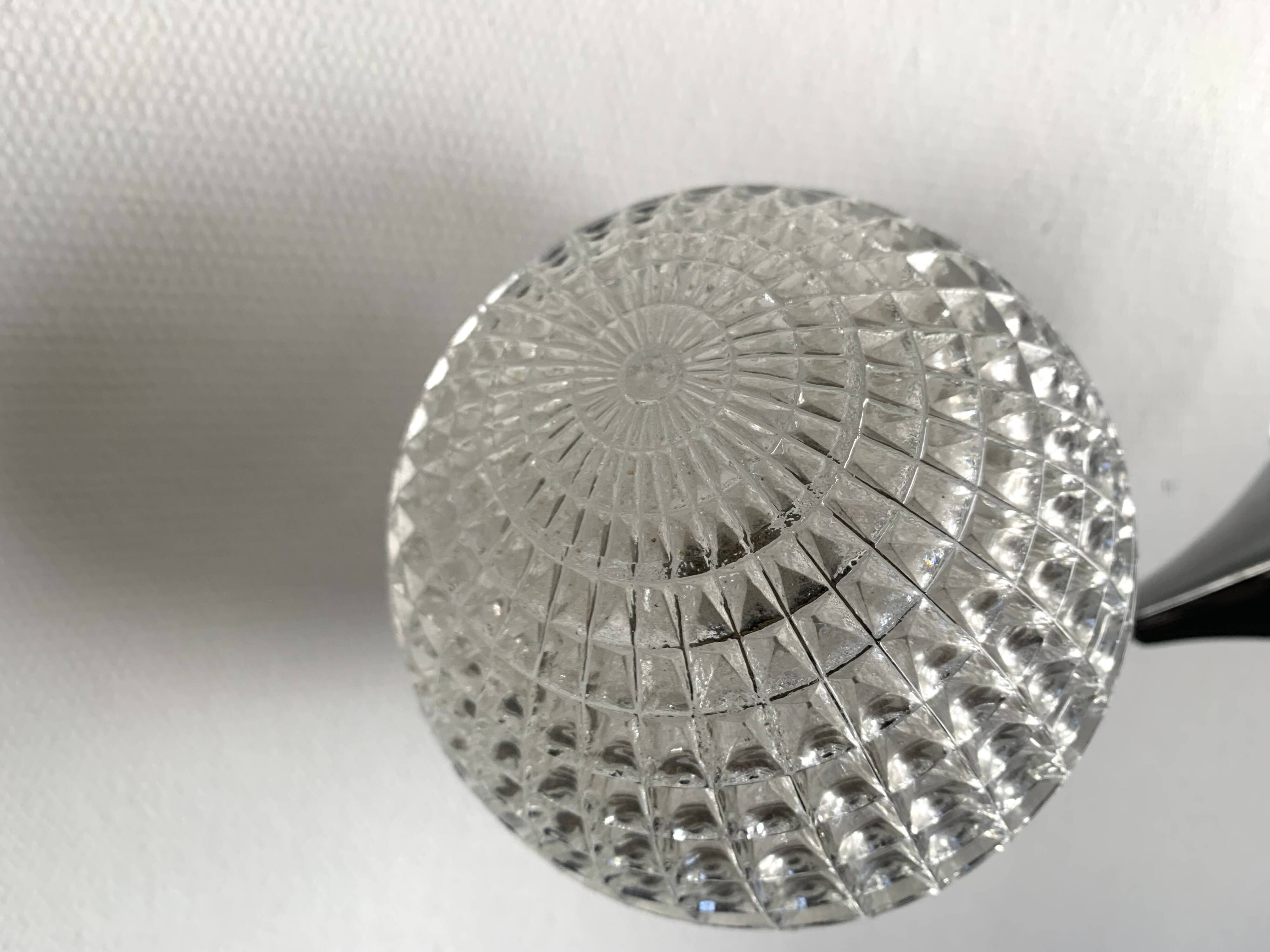 Double wall sconce and globe in diamond-pointed chiseled glass, 1960