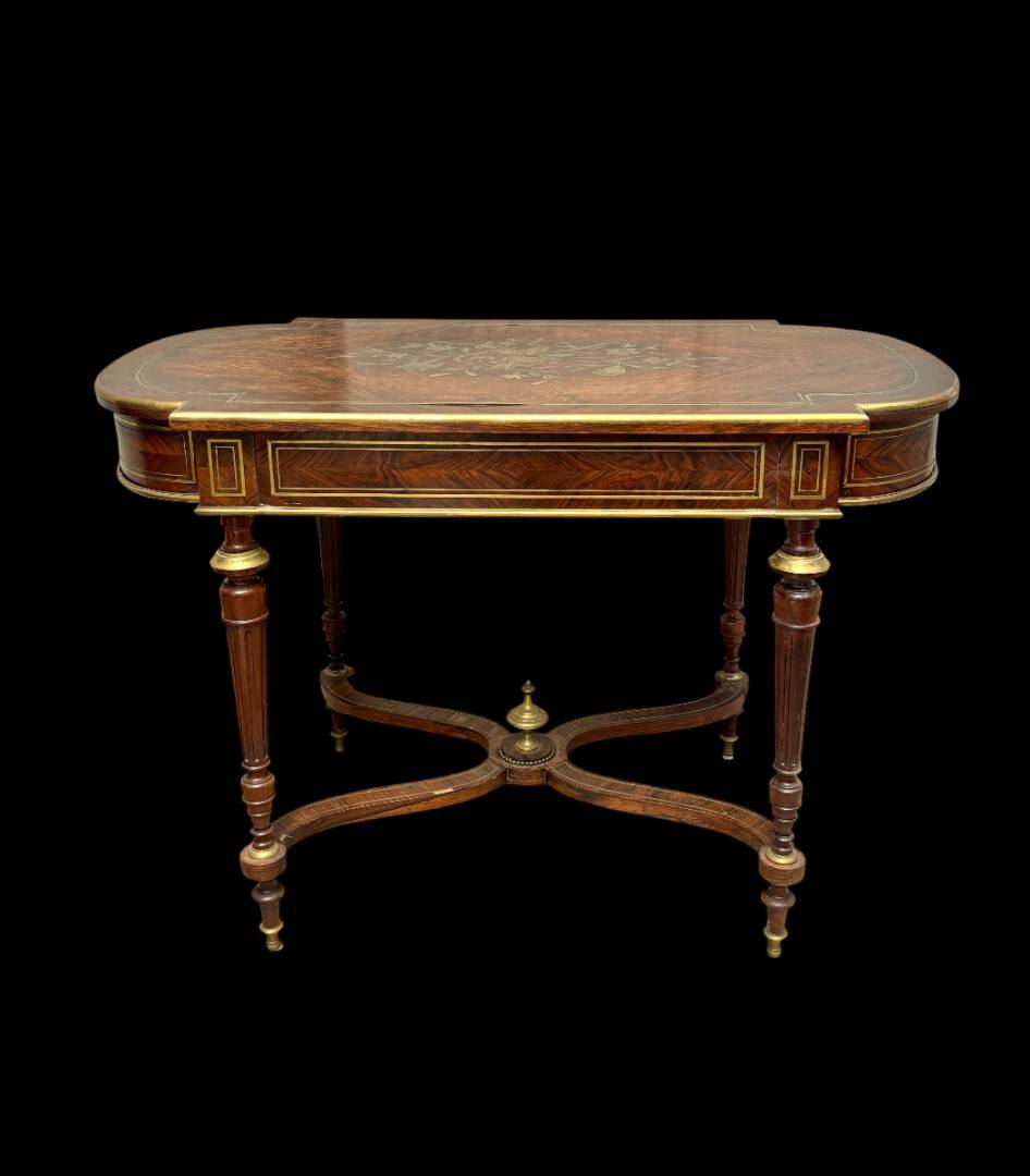 Table de milieu à entretoise Napoléon III