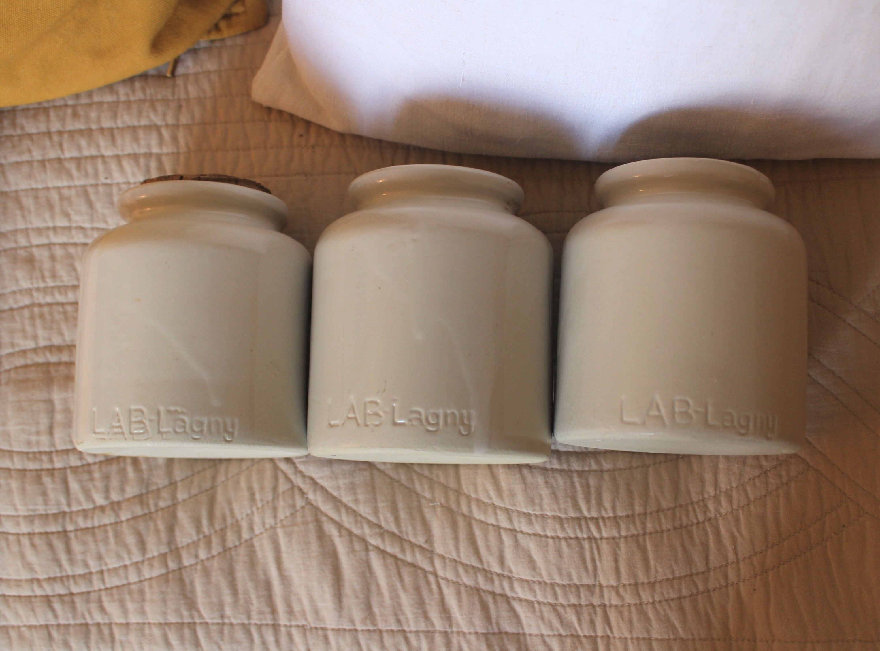 Lot 3 Pots Vernified Sandstone Lab Lagny