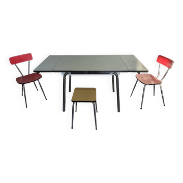 Ensemble cuisine formica années 50/60 – table à rallonges, 2 chaises p