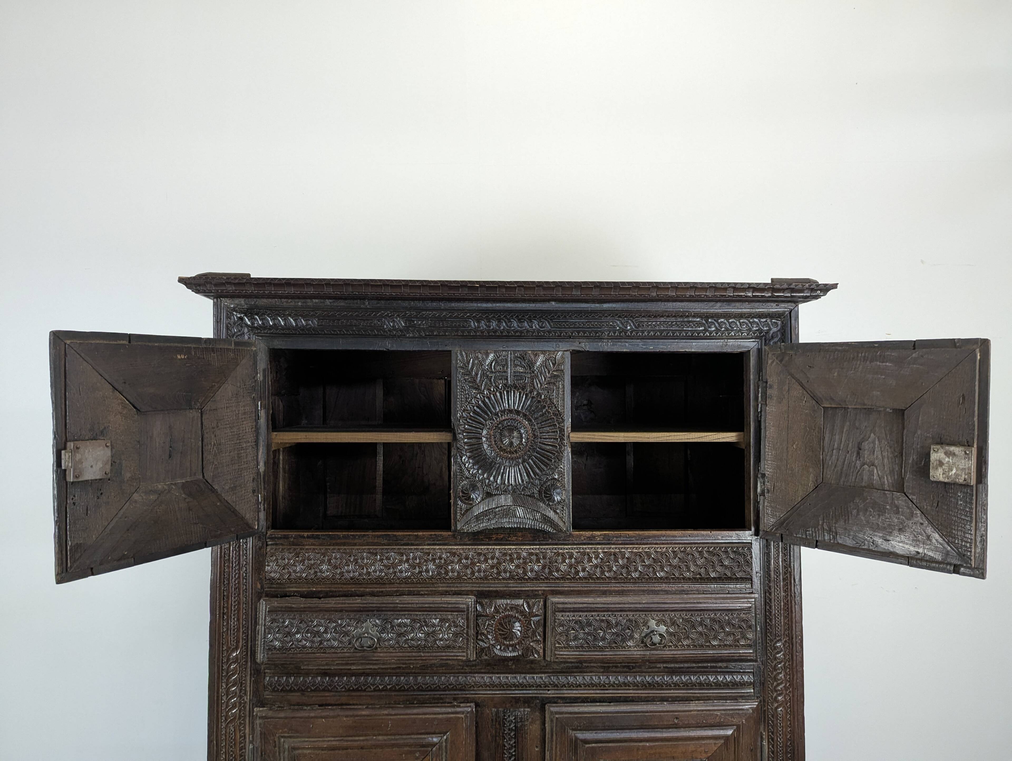 Buffet from the 17th century, Popular Art from the Auvergne region.