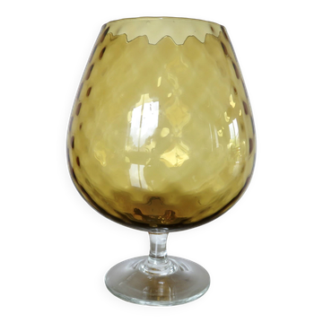 Large vase Italy, Empoli, in textured amber glass, 1960s 70s.