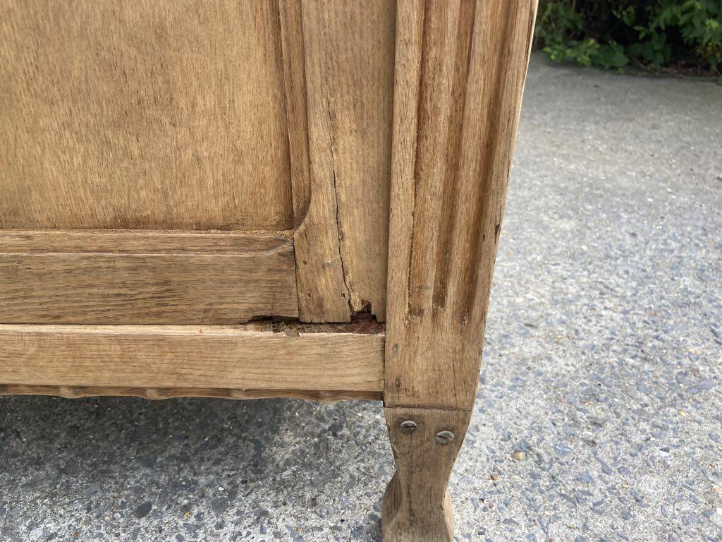 Parisian buffet in raw wood