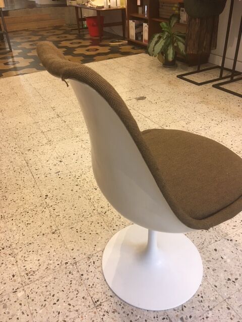 Eero Saarinen Tulip chair, produced by De Coene Courtrai
