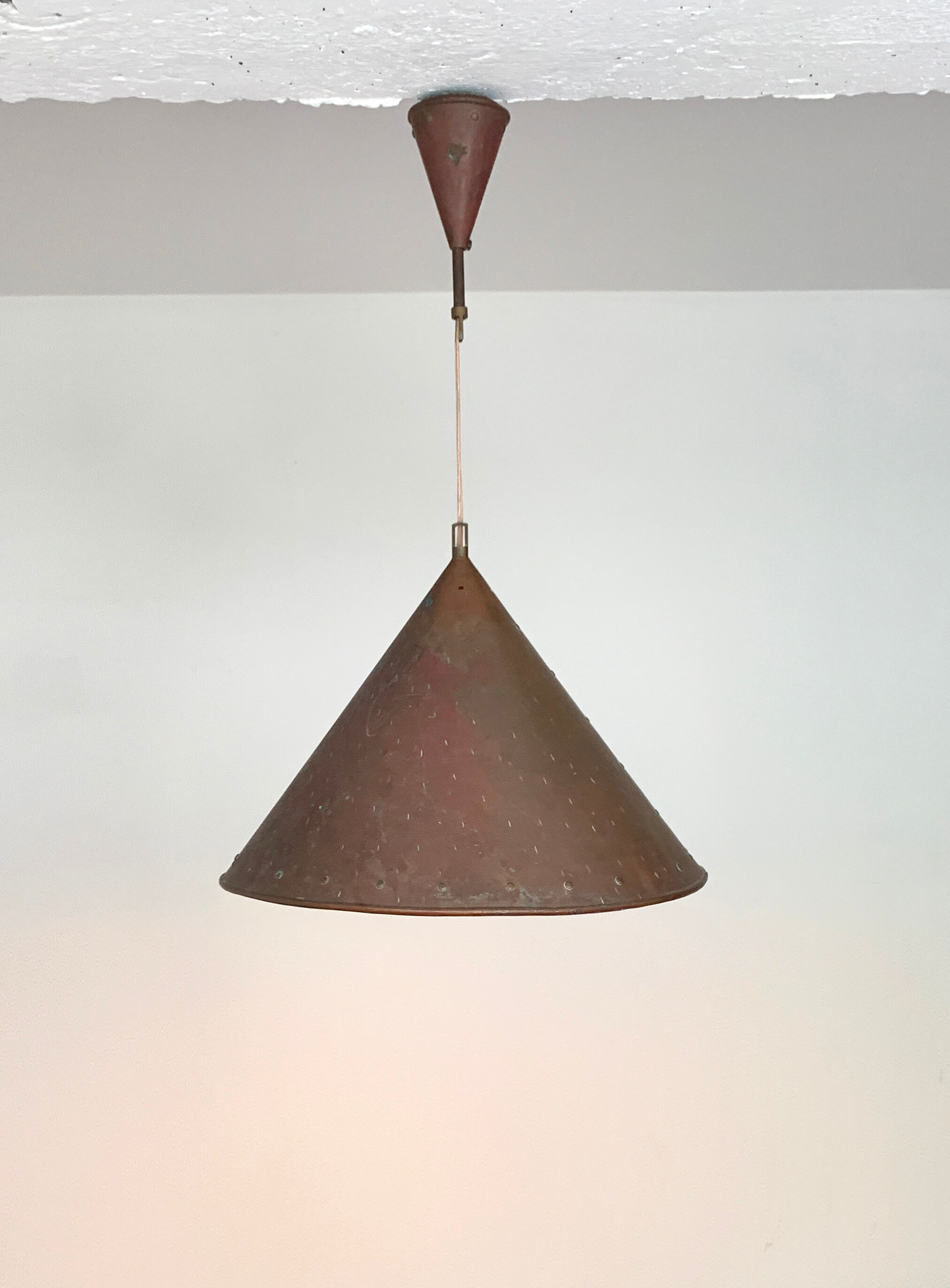 Brutalist pendant lamp, hand-hammered copper, E.S Horn Aalestrup, Denmark 1950-60