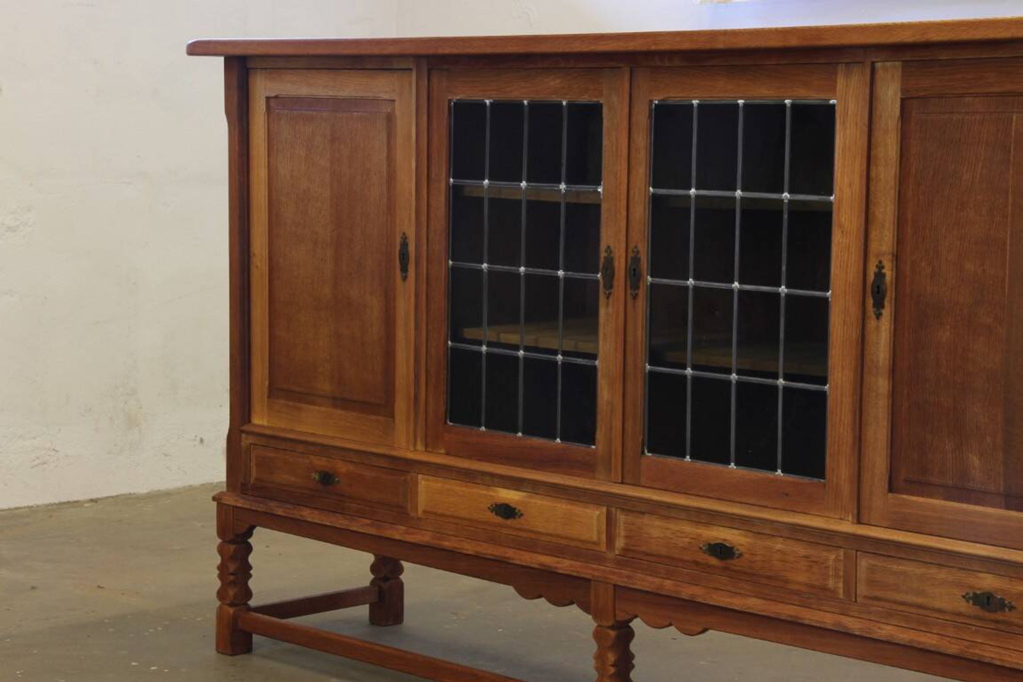 Vintage Danish 1960s modern oak cabinet in the style of Henning Kjærnulf