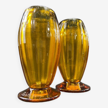 Paire de vases Art déco en verre teinté ambre signé Delatte Nancy