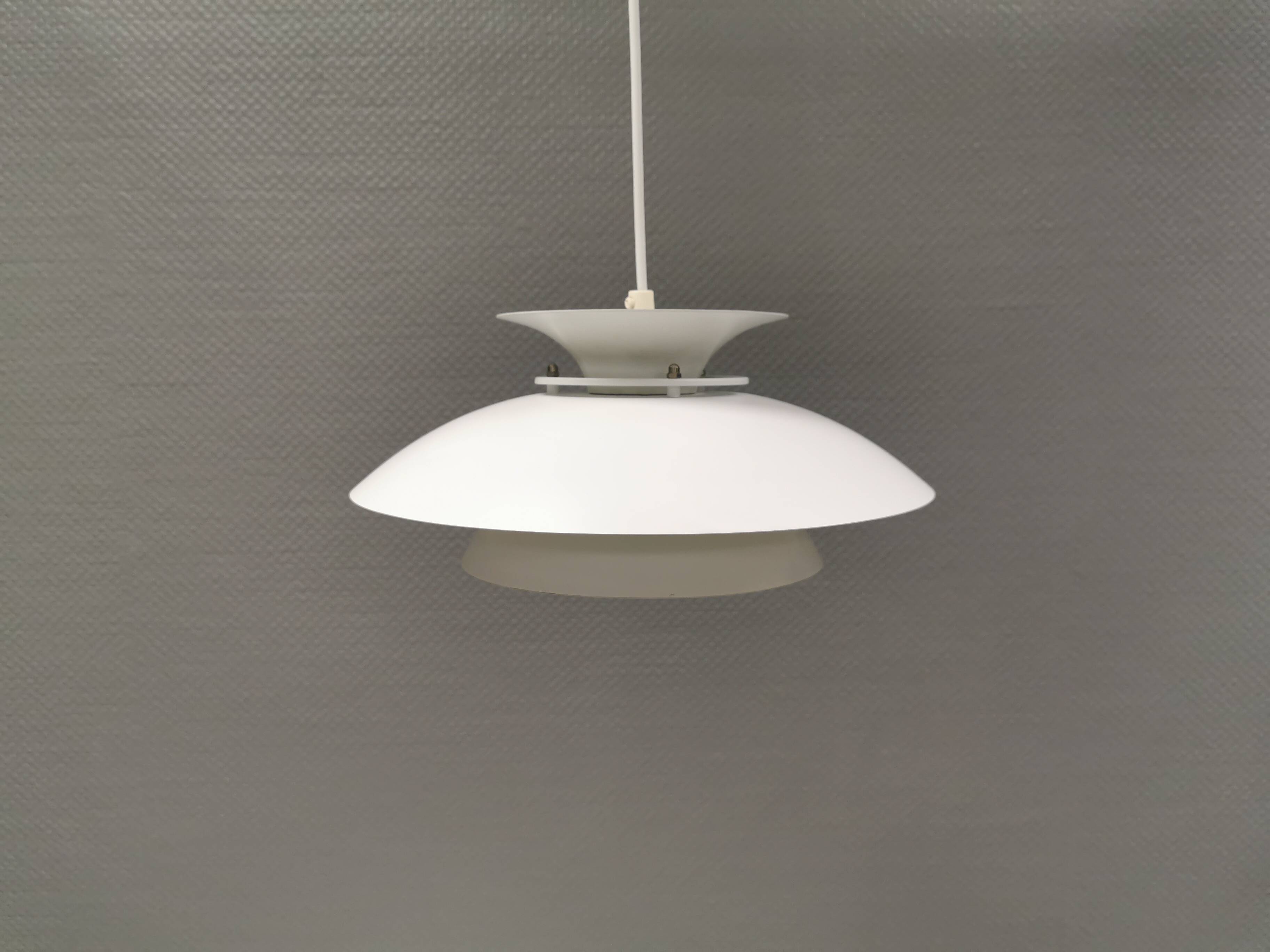 White hanging lamp from the 1980s, produced by Form-Light Denmark.