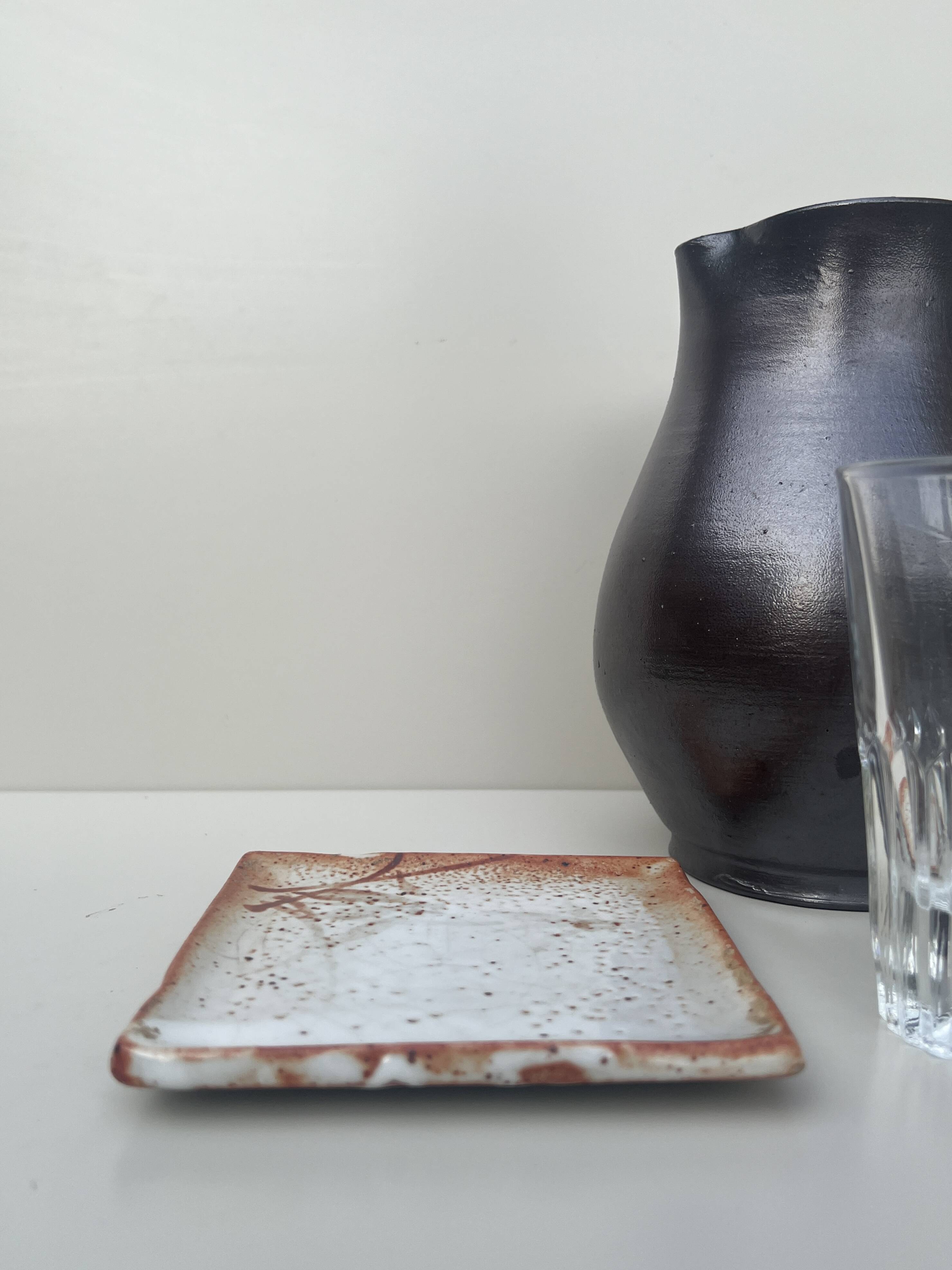 Empty pocket plate in Japanese stoneware.