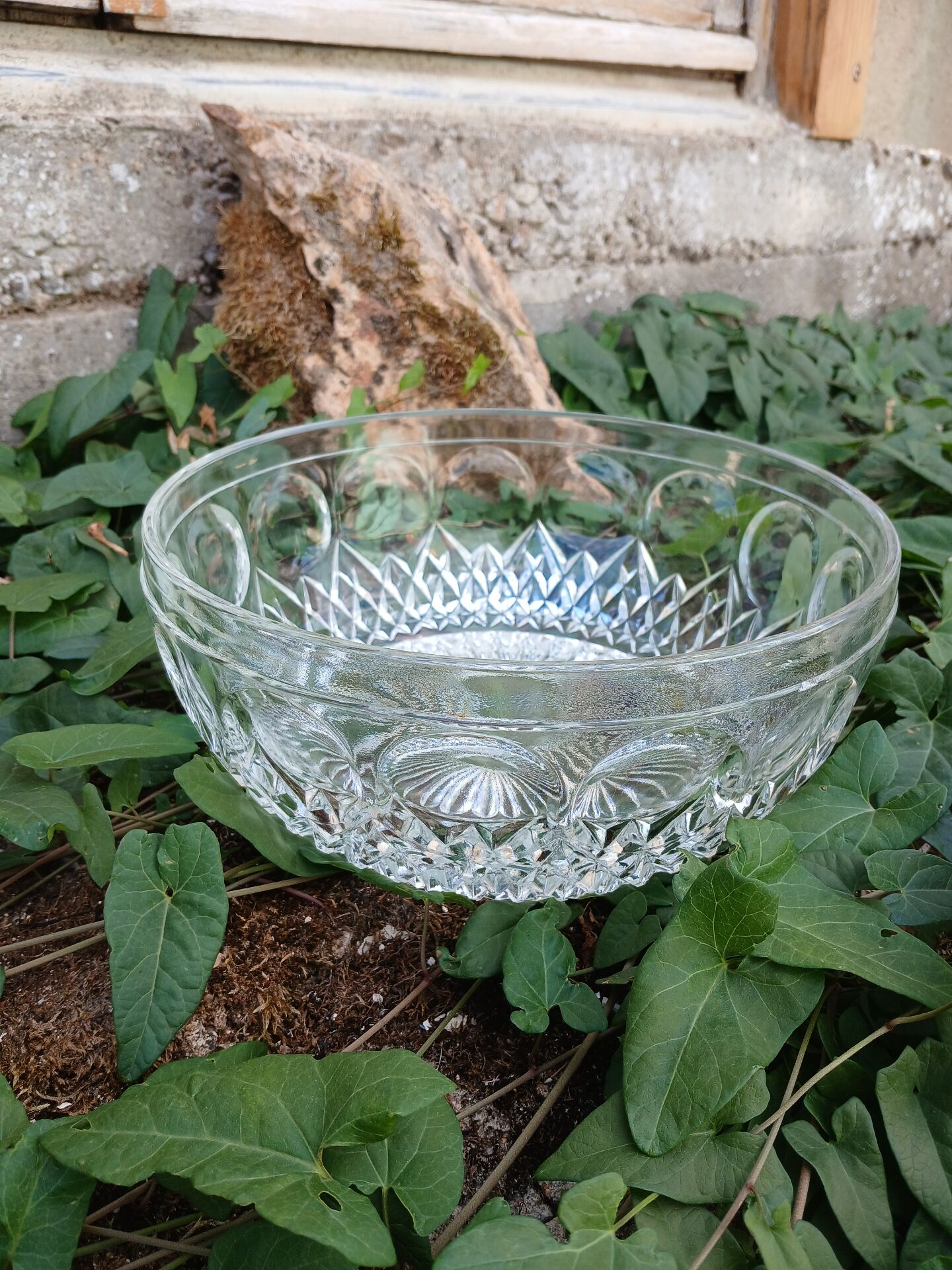 Saladier vintage en verre taillé 