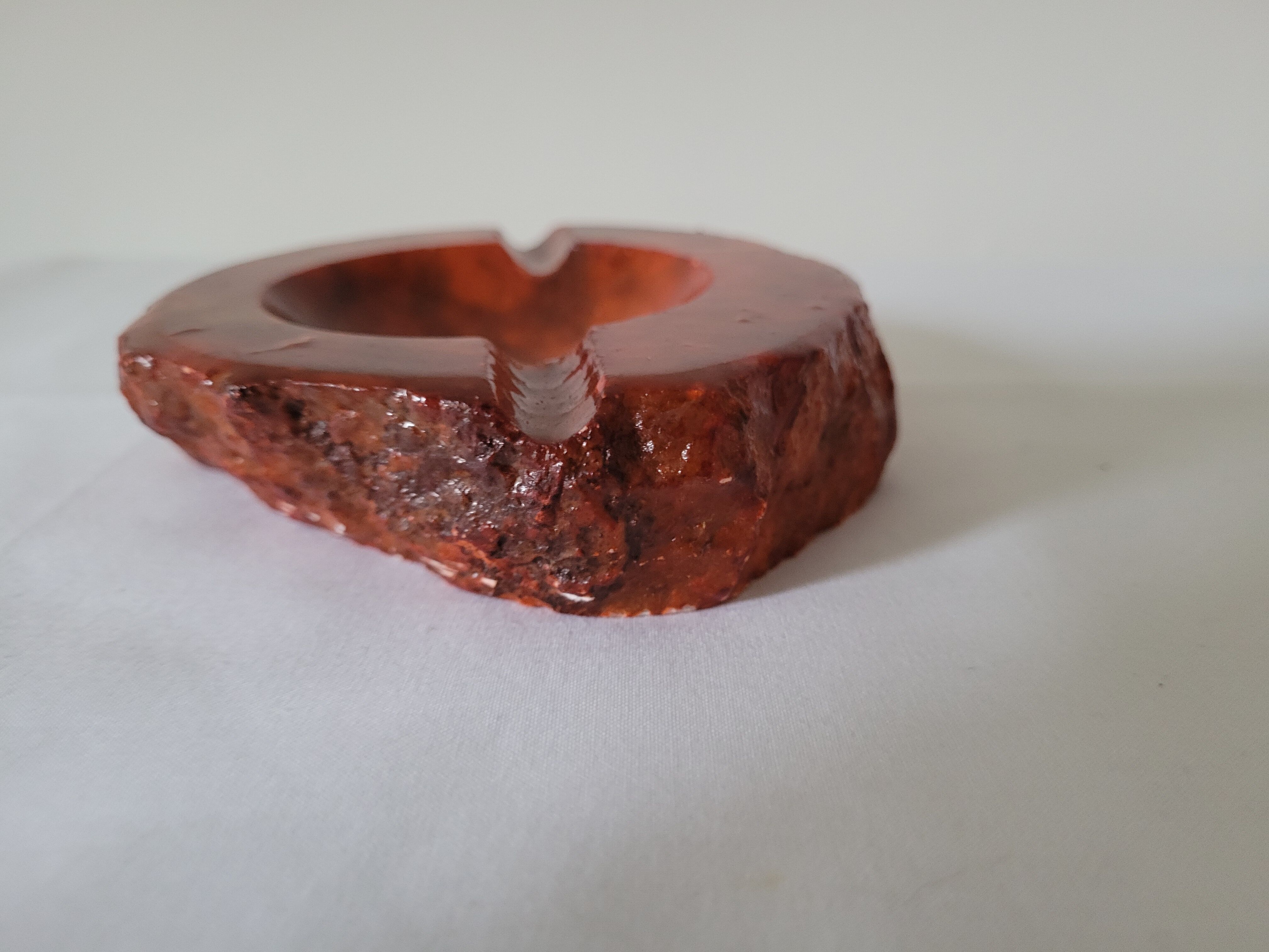 Red onyx ashtray