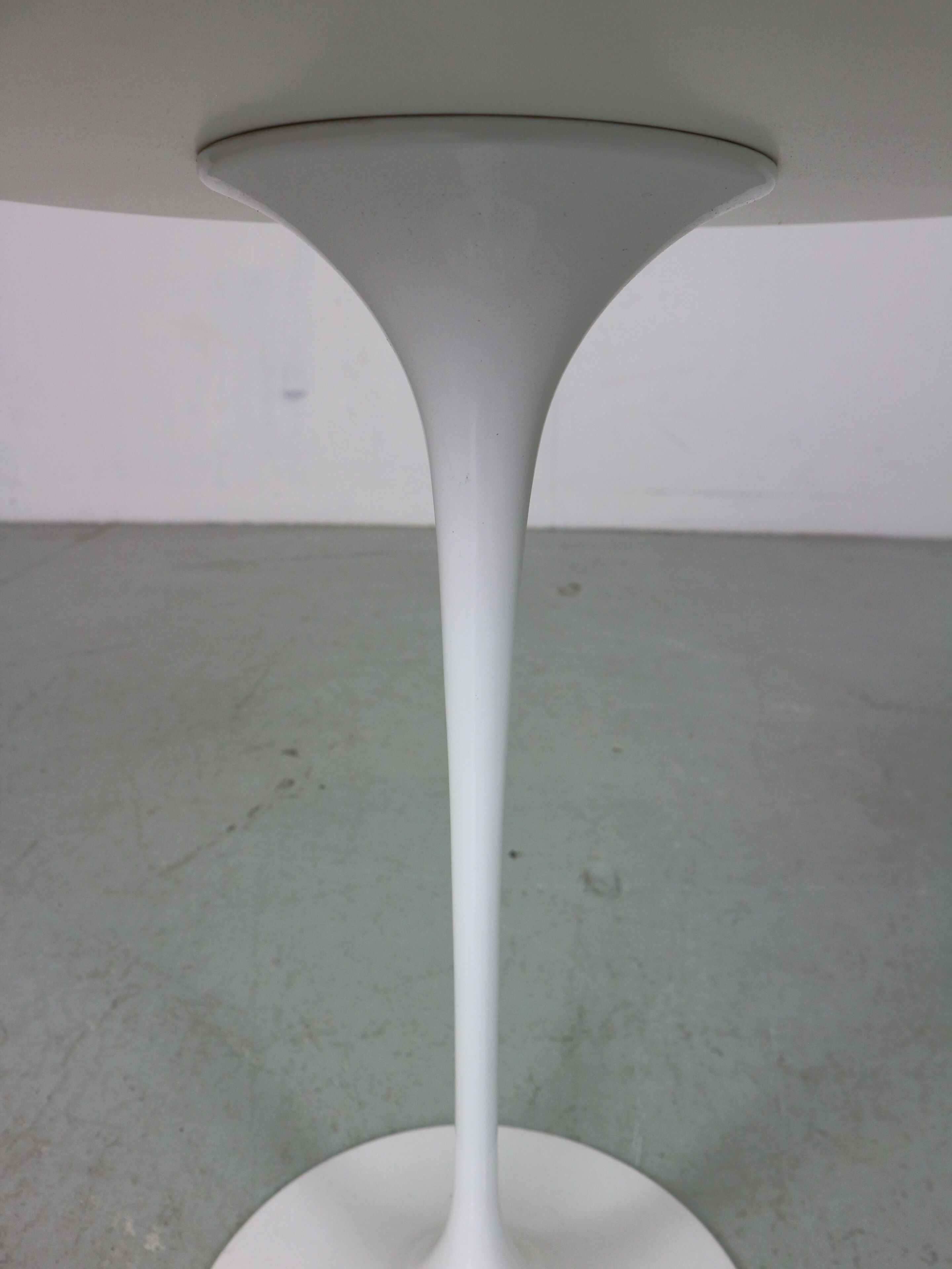 Eero Saarinen White Vintage Tulip Side Table for Knoll, 1960